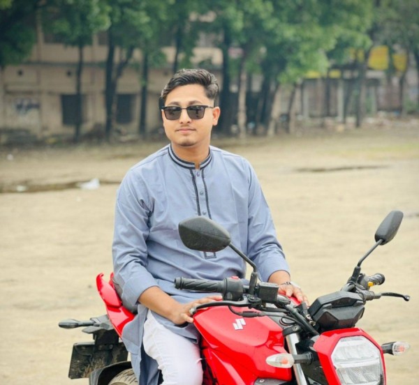 Nahid R Rahmqn, 25, Brandon