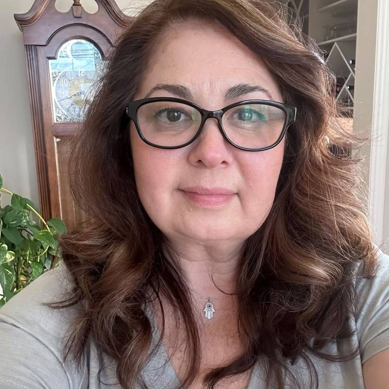 Caroline, 40, Kench