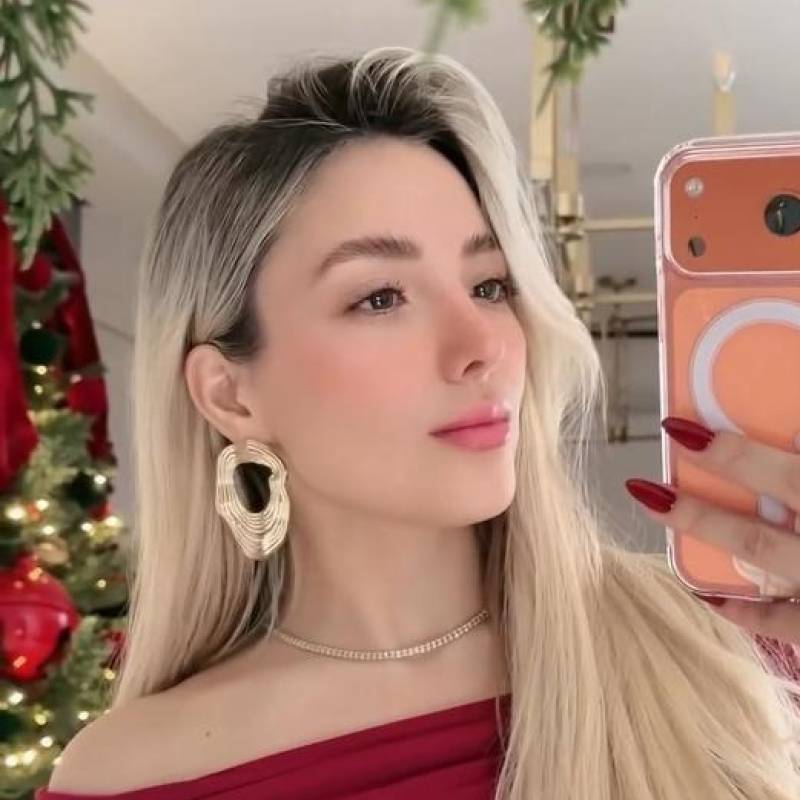 Lily, 39