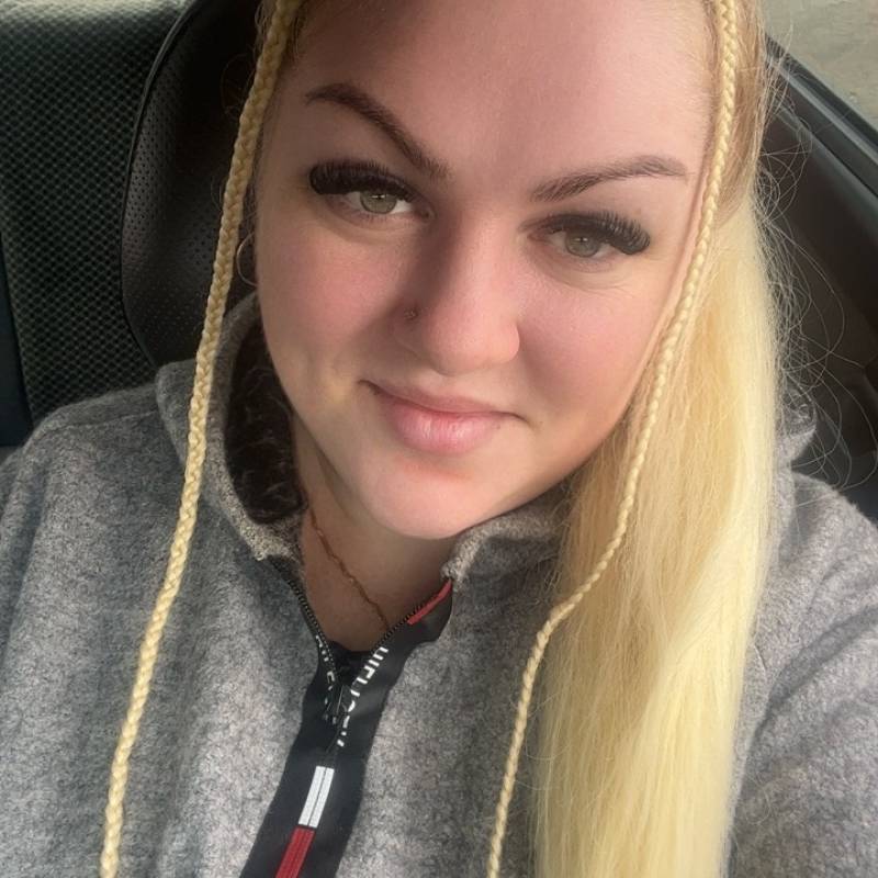 Anna, 35