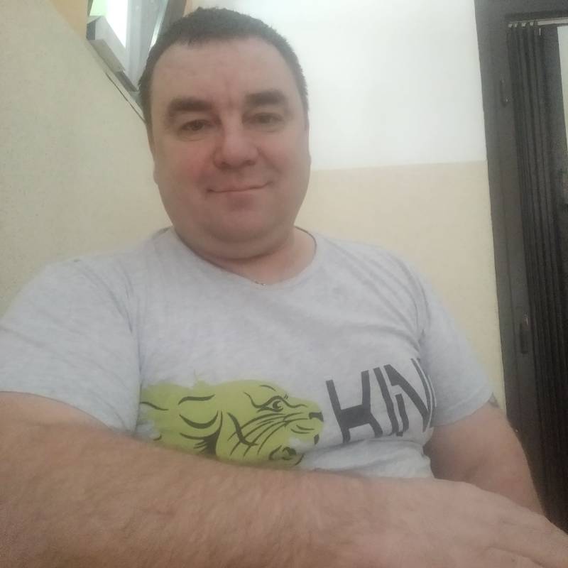 Kamil, 51