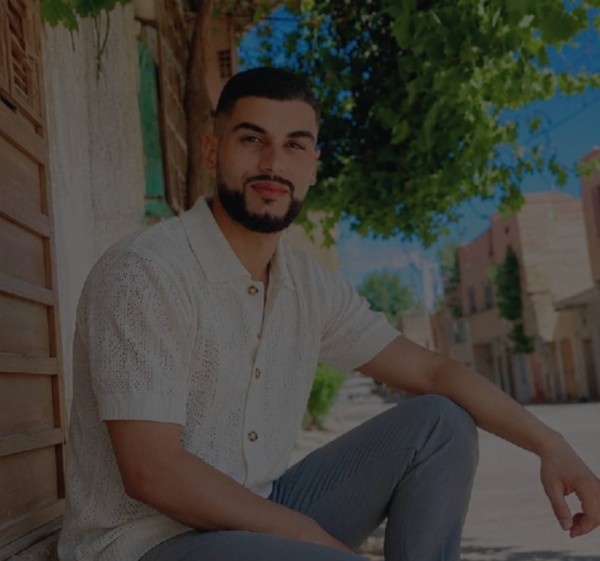 Farouk, 26