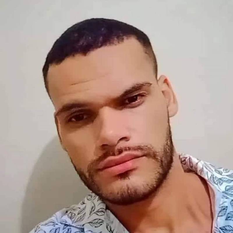 César, 26, Grove hill