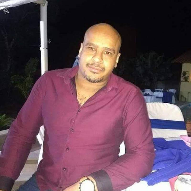 Marcos, 48