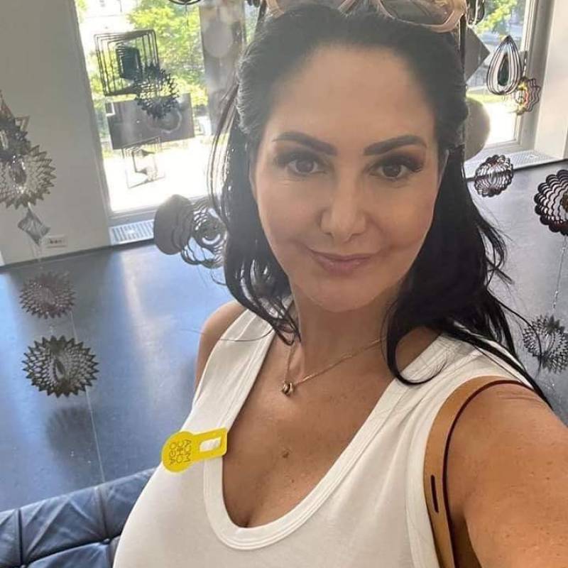 Mina Scott, 36, Stolin
