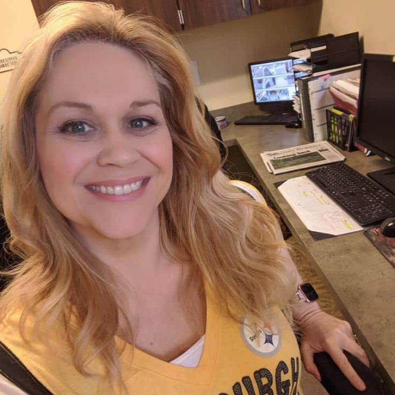 Jailyne, 46