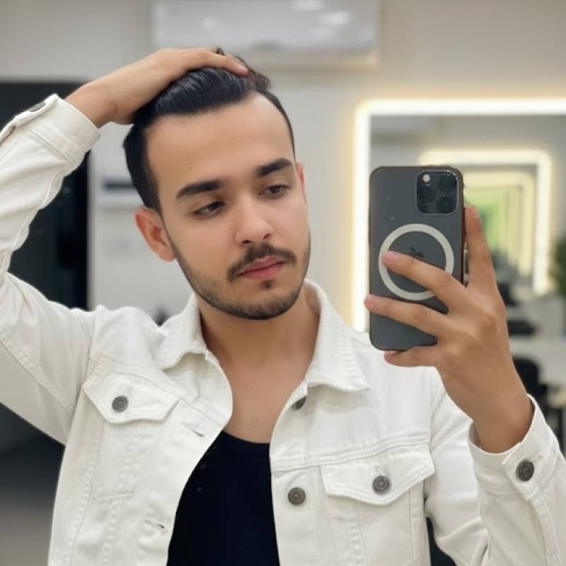 Nabil, 28