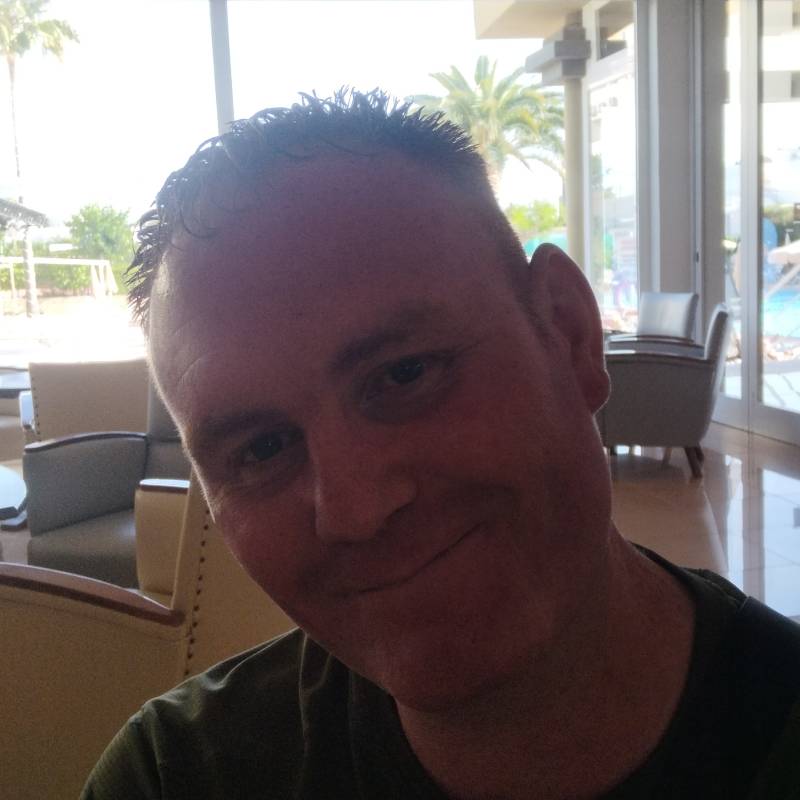 Graham, 35, Saint Helena