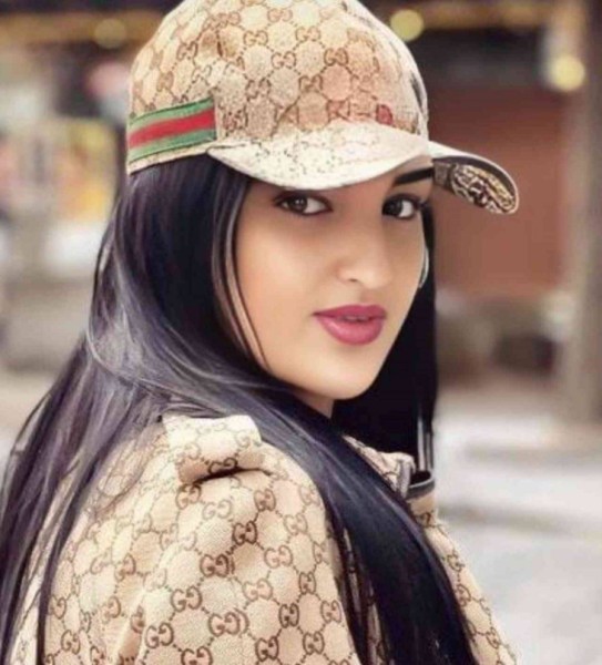 monicalov, 38