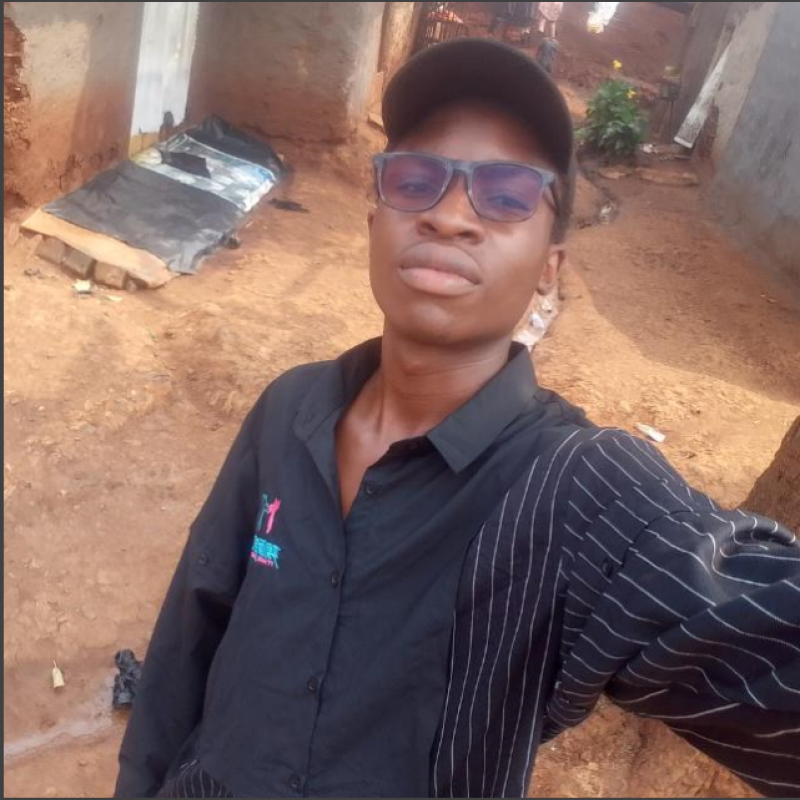 Ezra, 20, Cambria