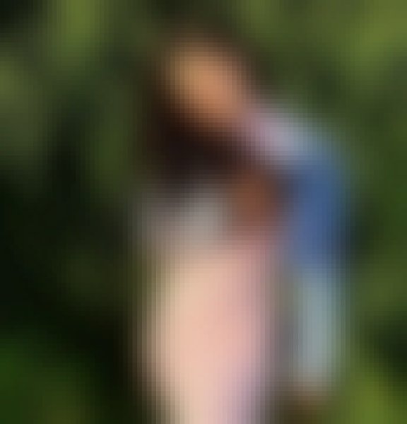 zahra, 19, Netherlands