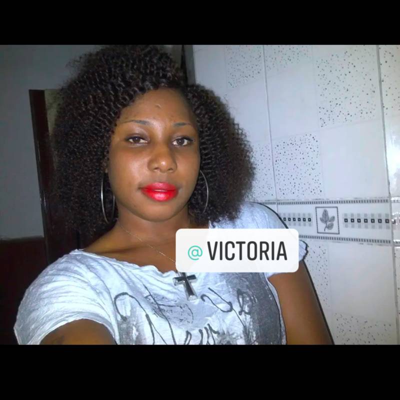 Victoria, 18, Time