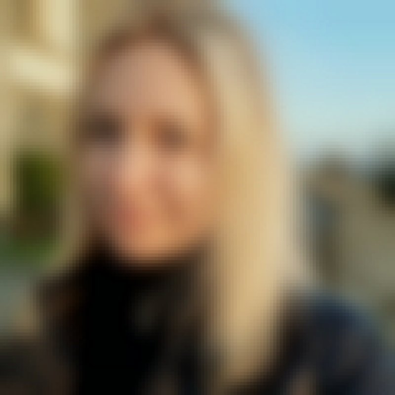Laura, 35, Rwanda