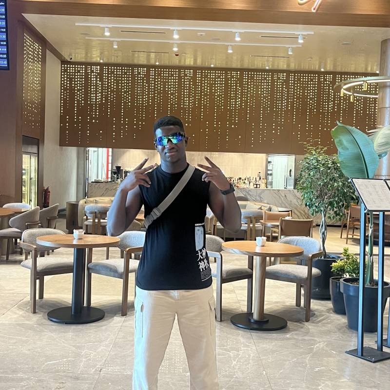 Madou, 26, Telua