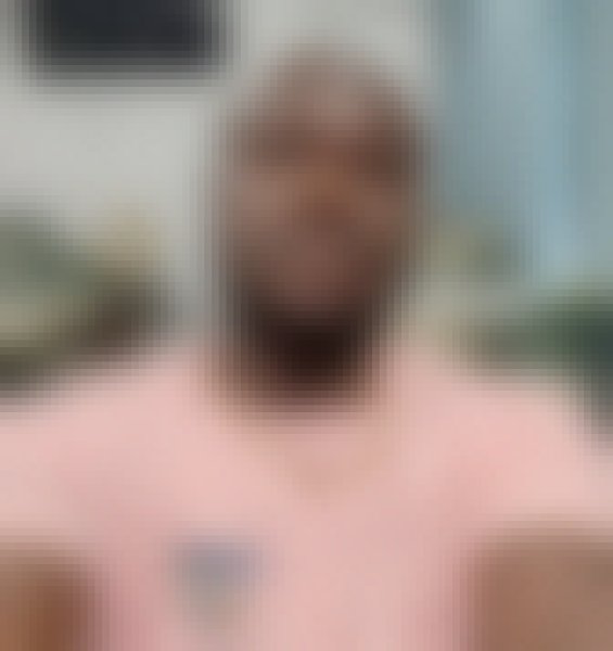 Kwaku, 41, So Simo