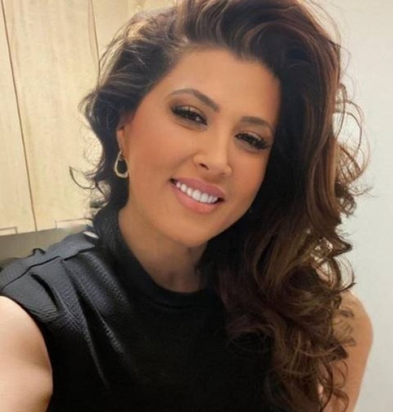Inara, 45, Tajimi