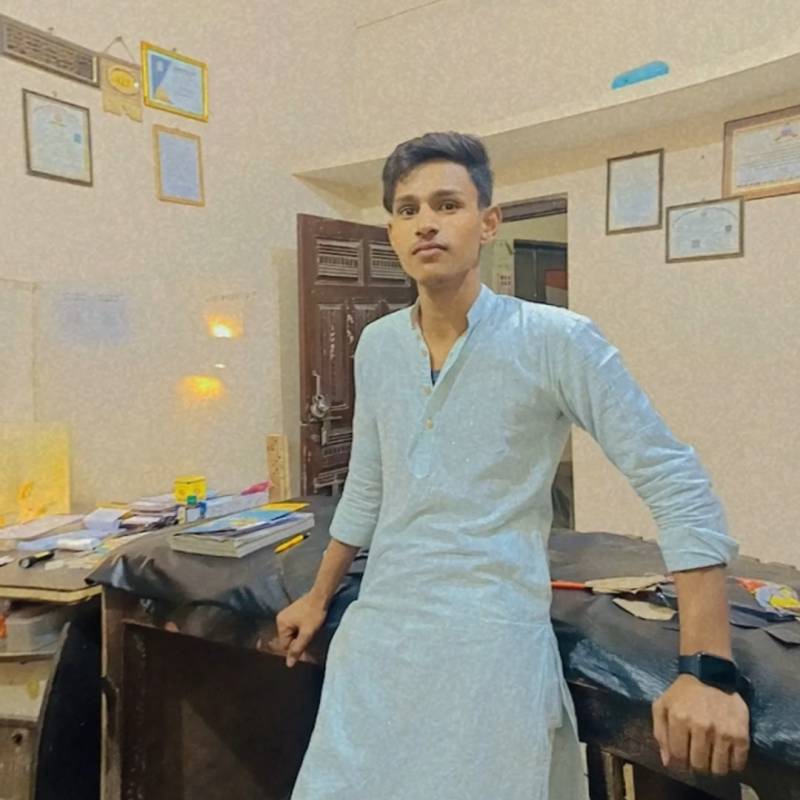 Ashim shah, 22, Corao De Maria