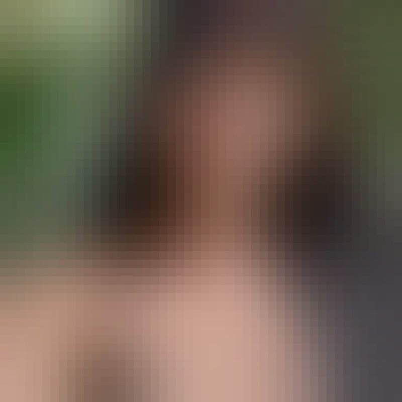 Mia, 31