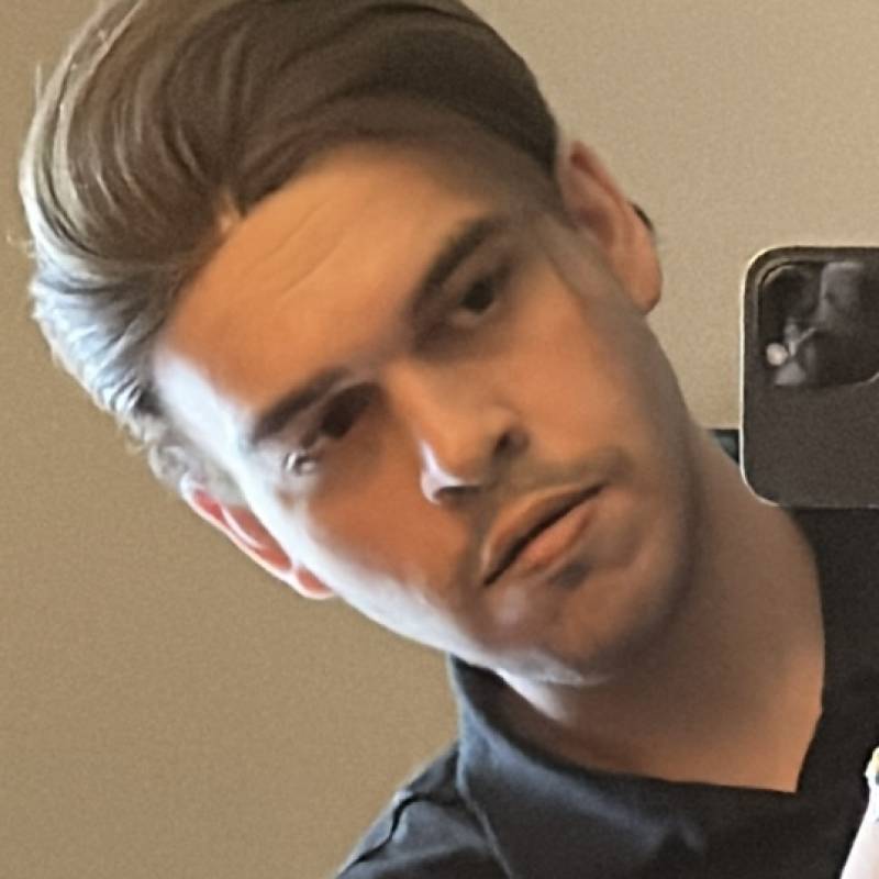 Elyas, 40, Welby