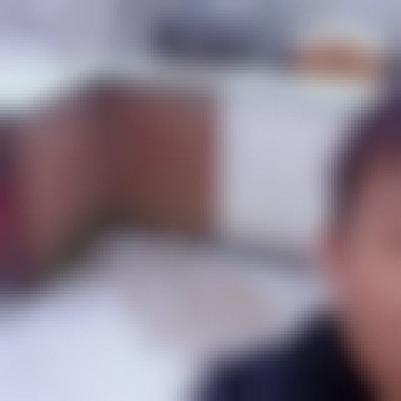 Benedict, 40, Chalonsursane
