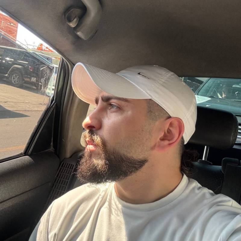 Luka, 30, Elmont