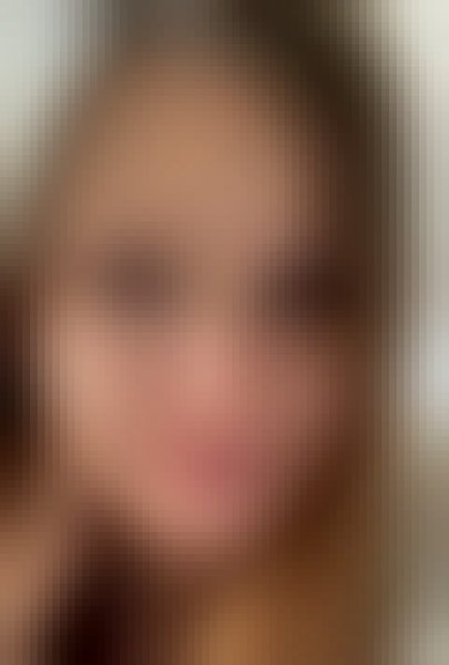 Isabella, 32