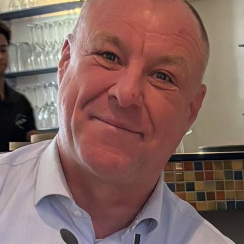 Ikarus, 52, Bang Phongphang