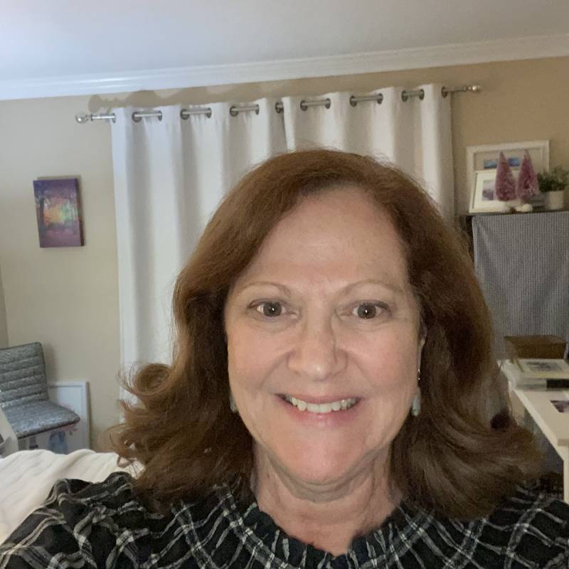 Regina, 51, Alexnia