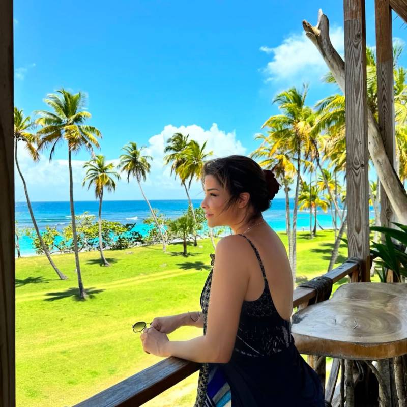 Sylvia, 50, Bid