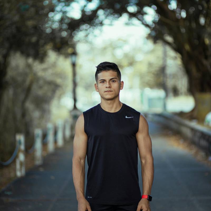 Leon, 40, Guair