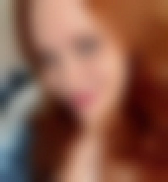 Jocelyn Flores, 34, India