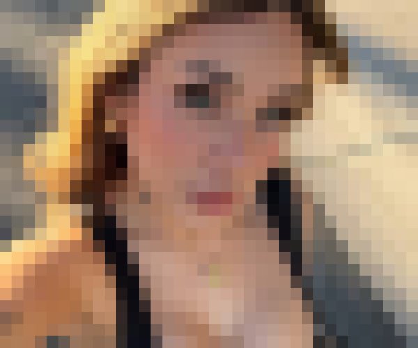 Elizabeth, 43, Netherlands