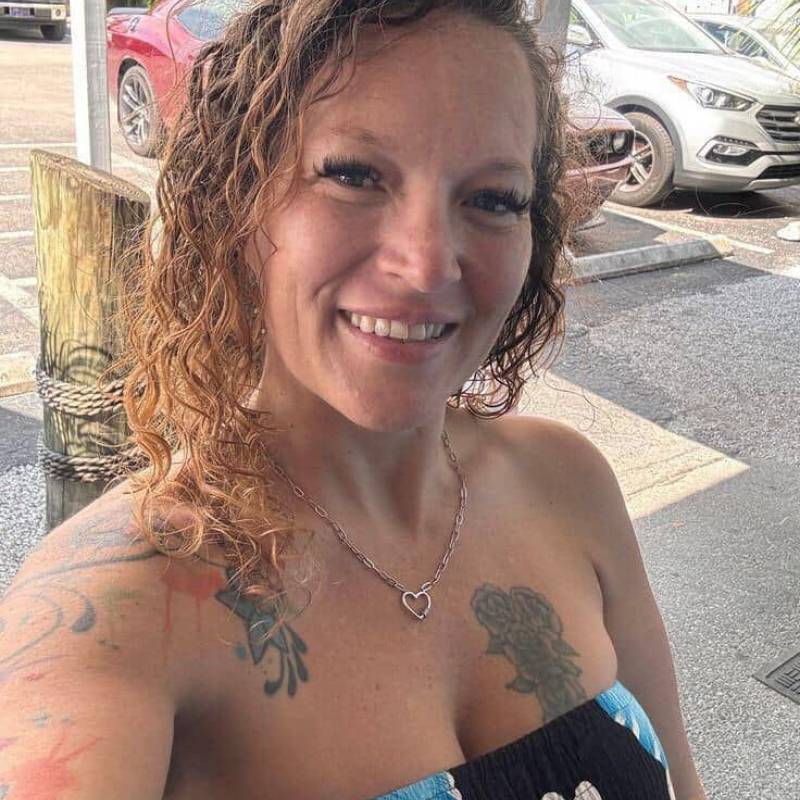 Laura sandral, 26, Nirala
