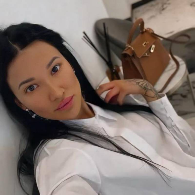Mel228, 30, Rifu