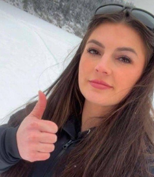 Hannah baron, 25, Thulusdhoo