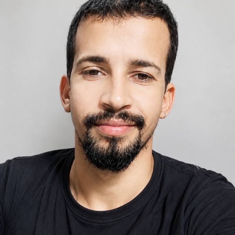 Ali, 28