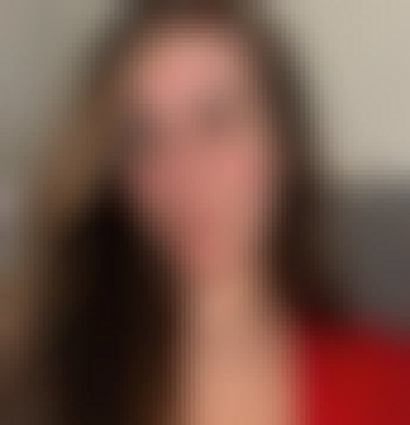 Bella, 50, Ialyss