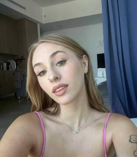 Annabelle Jones, 31, Bourglareine