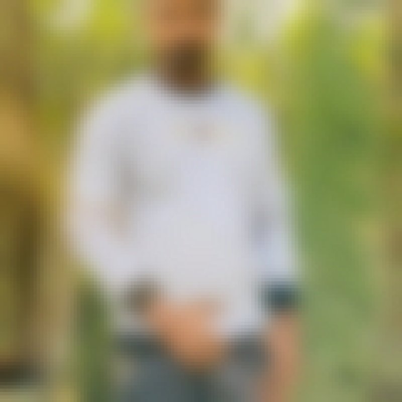 Mahfuj Ahmed, 26, Pizarra