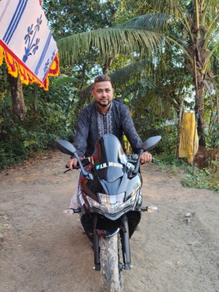 J.H Manik, 35, San Mauro Torinese