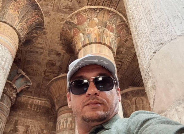 Mo345, 37, Guau