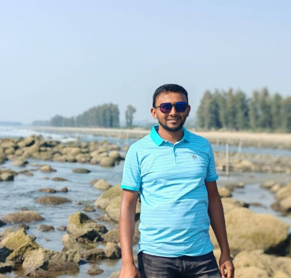 MD:Nur hossain, 32, Romano Di Lombardia