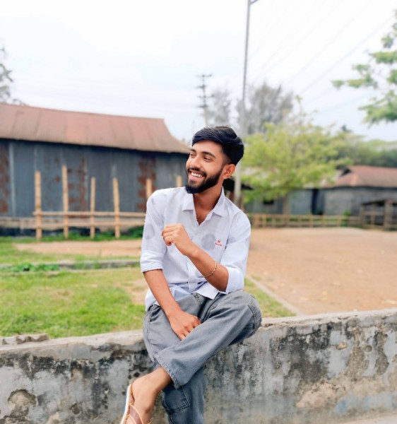 Radin, 23, Central African Republic
