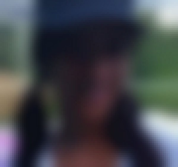 Elsie Leo, 35, Yazd