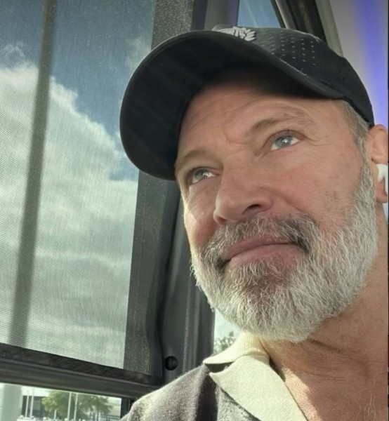 Ryan miller, 47, 25 orthundas b2 z130