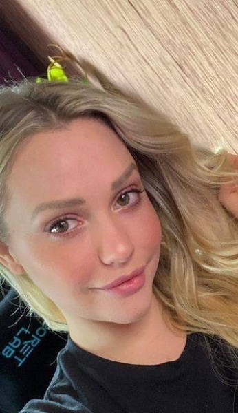 Mary moody Alex, 28, 28 agalia b1 z130