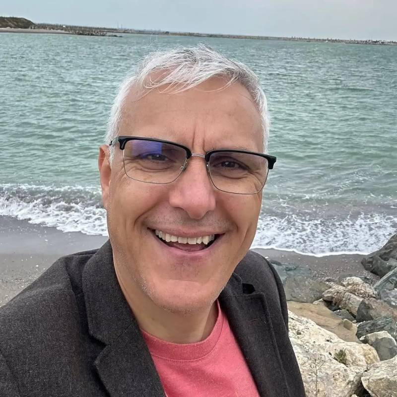 Patrick Thomas, 72, 25 ompei b10 z120
