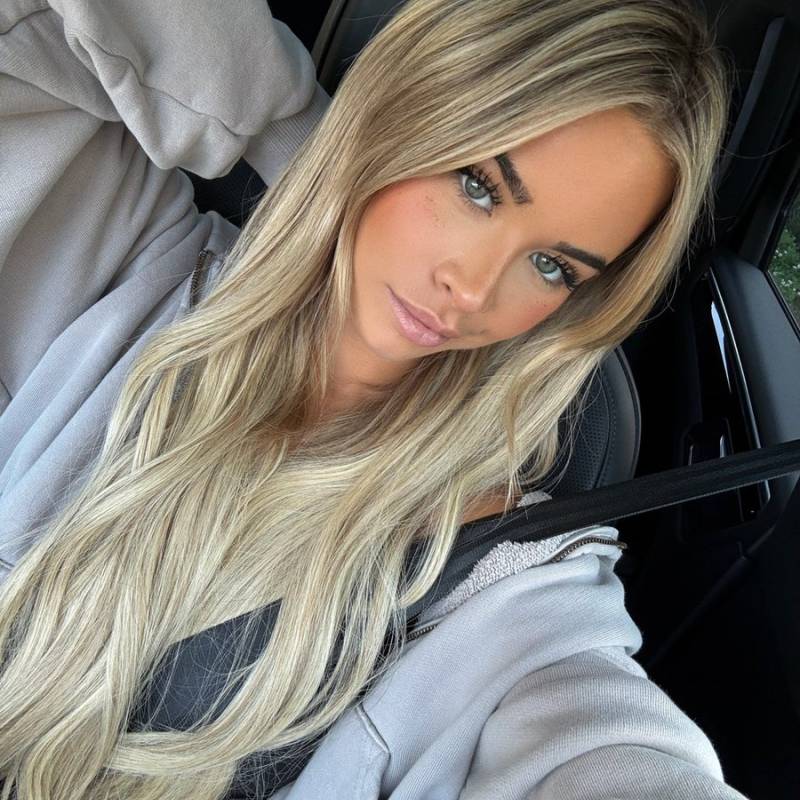 Emily, 27, Qalahye Zal