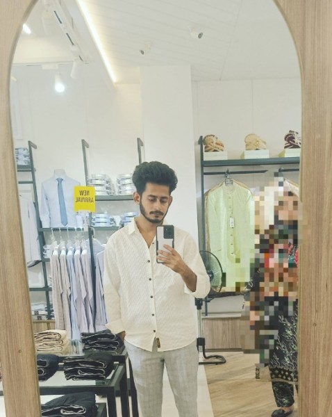 Pranto, 26, Oma