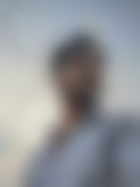 Hossain, 22, Solymr